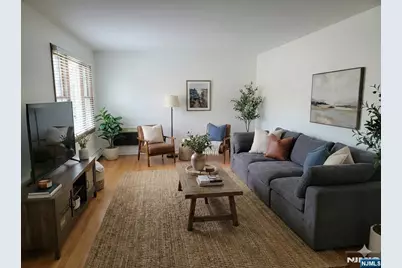 156 Chestnut Street B - 2nd Fl #B - 2nd fl, Rutherford, NJ 07070 - Photo 8