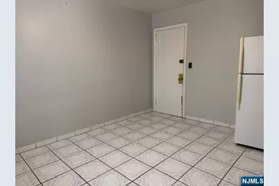 425 New Milford Avenue 2 #2, Dumont, NJ 07628 - Photo 4