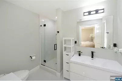 196 Graphic Boulevard, Bergenfield, NJ 07621 - Photo 14