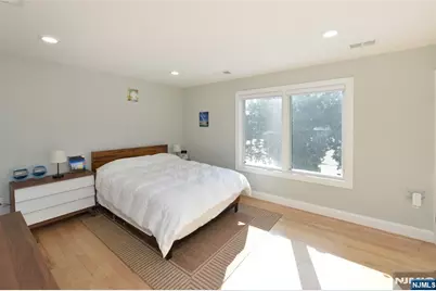196 Graphic Boulevard, Bergenfield, NJ 07621 - Photo 12