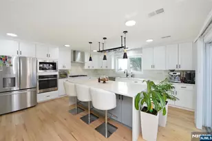 196 Graphic Blvd, Bergenfield, NJ 07621 - Photo 6