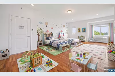 93 Palisade, Cliffside Park, NJ 07010 - Photo 12