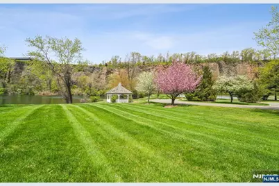 10 Smith Manor Boulevard 107 #107, West Orange Township, NJ 07052 - Photo 30