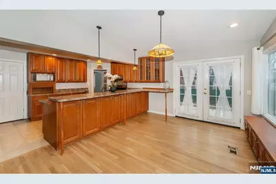 35 Taggart Way, Saddle Brook Township, NJ 07663 - Photo 4