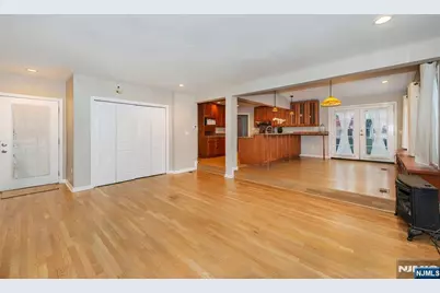 35 Taggart Way, Saddle Brook Township, NJ 07663 - Photo 8