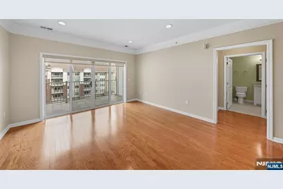 6406 Warrens Way Top Floor &amp; Dee #TOP FLOOR &amp; DEE, Wanaque, NJ 07465 - Photo 6