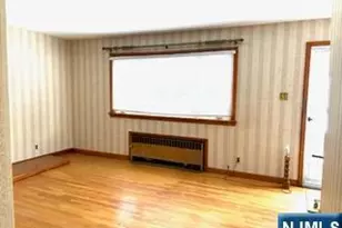 734 Louise Ct, Lyndhurst Township, NJ 07071 - Photo 2