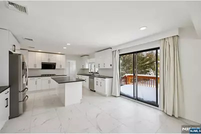 11 Hudson Terrace, Englewood Cliffs, NJ 07632 - Photo 6