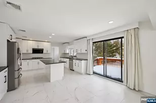 11 Hudson Terrace, Englewood Cliffs, NJ 07632 - Photo 6