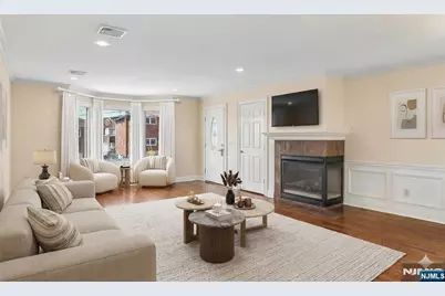 128 Princeton A #A, Palisades Park, NJ 07650 - Photo 2