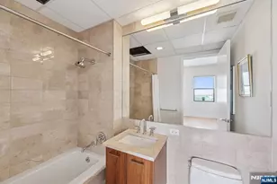 4 Beacon Way Ph 1900, Jersey City, NJ 07304 - Photo 22