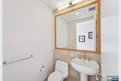 4 Beacon Way Ph 1900 #PH 1900, Jersey City, NJ 07304 - Photo 28