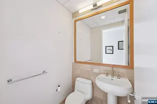 4 Beacon Way Ph 1900, Jersey City, NJ 07304 - Photo 28