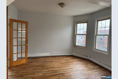 590 Hawthorne Avenue 2nd Floor #2nd Floor, Newark, NJ 07112 - Photo 4