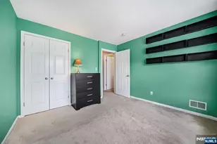 42 Vernon Ct, Waldwick, NJ 07463 - Photo 16