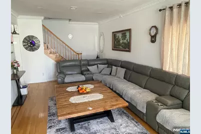 248 Kingsland Avenue 1 #1, Lyndhurst Township, NJ 07071 - Photo 2