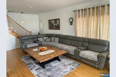 248 Kingsland Avenue 1 #1, Lyndhurst Township, NJ 07071 - Photo 4