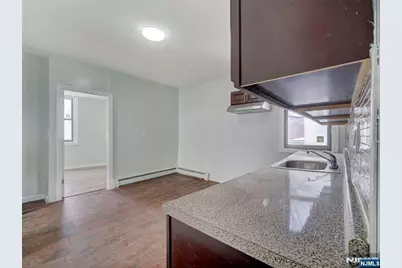 N 14 N 14th Street 8 #8, East Orange, NJ 07017 - Photo 6