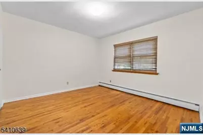 239 Crescent Lane 8 #8, Cliffside Park, NJ 07010 - Photo 12