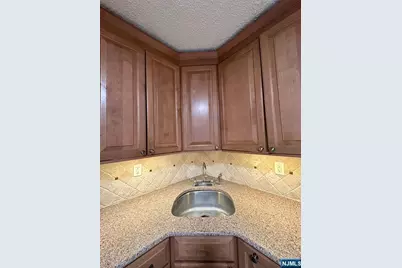 499 Quince Court, Mahwah, NJ 07430 - Photo 6