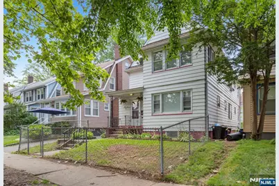 51 Ampere Parkway, East Orange, NJ 07017 - Photo 2