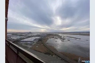 1836 Harmon Cove Tower 1836 #1836, Secaucus, NJ 07094 - Photo 14