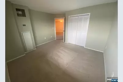 1836 Harmon Cove Tower 1836 #1836, Secaucus, NJ 07094 - Photo 10