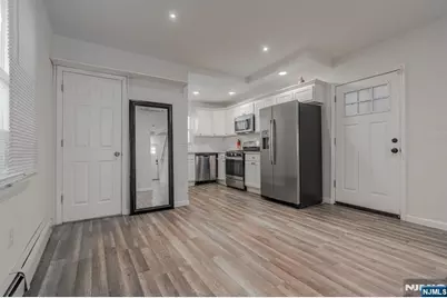 562 18th Street, Newark, NJ 07103 - Photo 4