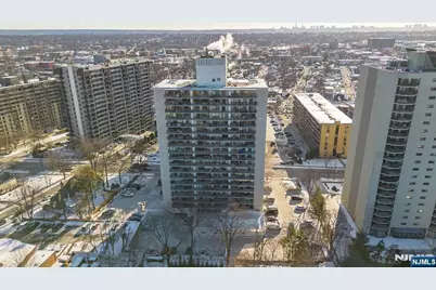 277 Prospect Avenue 18B #18B, Hackensack, NJ 07601 - Photo 2