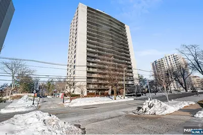 277 Prospect Avenue 18B #18B, Hackensack, NJ 07601 - Photo 4