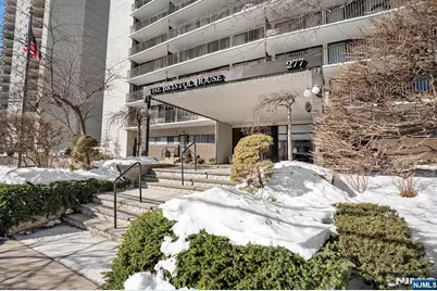 277 Prospect Avenue 18B #18B, Hackensack, NJ 07601 - Photo 6