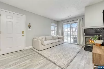 1068 Cambridge Court, Mahwah, NJ 07430 - Photo 4