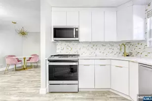 1068 Cambridge Ct, Mahwah, NJ 07430 - Photo 8