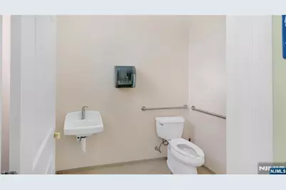 454 W Union Avenue, Bound Brook, NJ 08805 - Photo 10