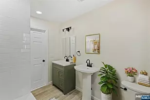 86 Farnham Ave, Garfield, NJ 07026 - Photo 8