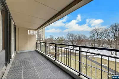 2 Horizon Road #G5, Fort Lee, NJ 07024 - Photo 6