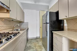 2 Horizon Rd, Fort Lee, NJ 07024 - Photo 24