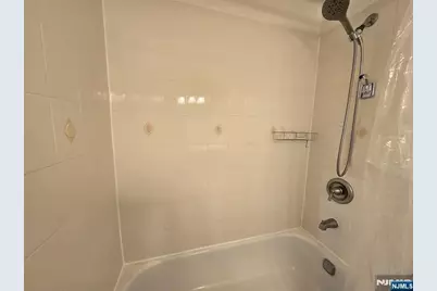 333 Grand Avenue 3K #3K, Palisades Park, NJ 07650 - Photo 12