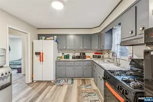 18 Gifford Ct, Maplewood, NJ 07040 - Photo 16