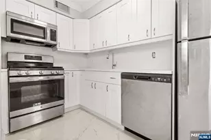 250 Franklin 302S, Mahwah, NJ 07430 - Photo 16