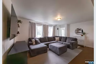 19 Bedford Road, Dumont, NJ 07628 - Photo 4