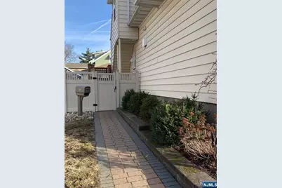 65 May Street 2nd Floor Ap #2nd Floor Ap, Hawthorne, NJ 07506 - Photo 8