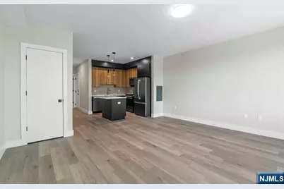 2021 Jones Road 205 #205, Fort Lee, NJ 07024 - Photo 2