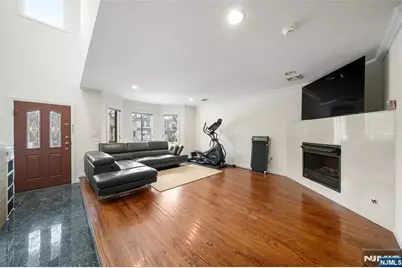 535B Lawn Avenue B #B, Palisades Park, NJ 07650 - Photo 4