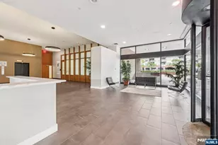 2 Executive Dr 812, Fort Lee, NJ 07024 - Photo 2