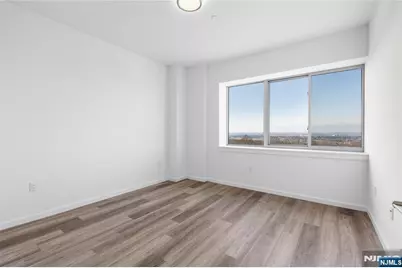 2 Executive Drive 812 #812, Fort Lee, NJ 07024 - Photo 8