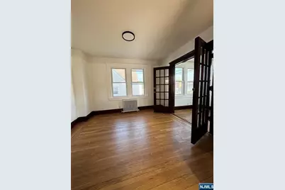 44 Hickory Avenue, Bergenfield, NJ 07621 - Photo 4