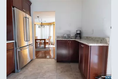 37 Boston Court 311 #311, Newark, NJ 07103 - Photo 6