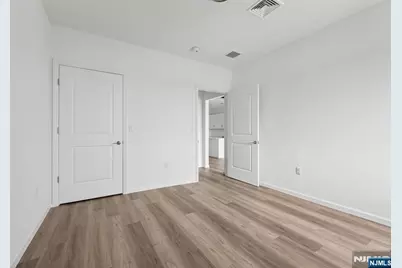 2 Executive Drive 917 #917, Fort Lee, NJ 07024 - Photo 6