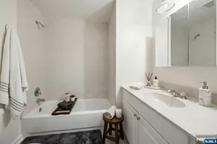 497 Teal Plaza 497, Secaucus, NJ 07094 - Photo 8